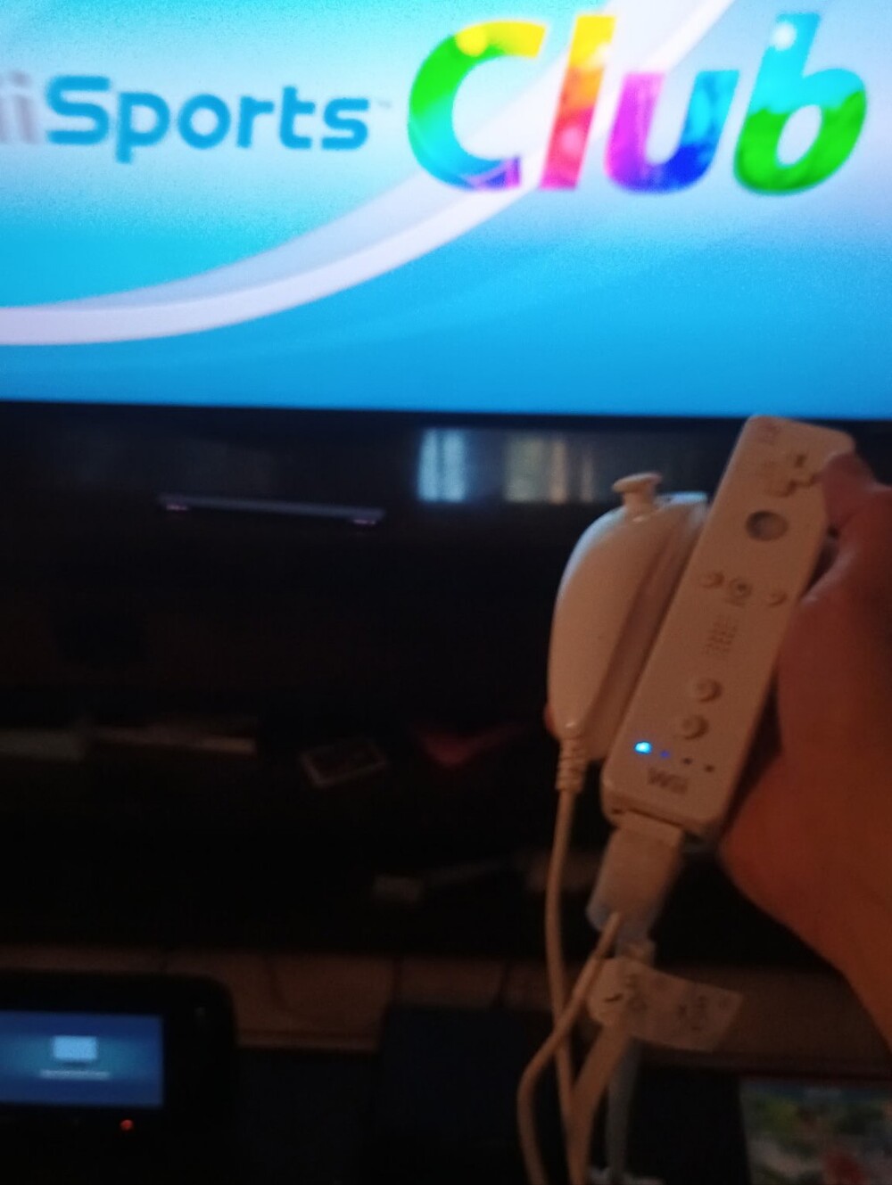Nintendo Wii U Console in Black with 32GB Badge - Picture 9 of 15